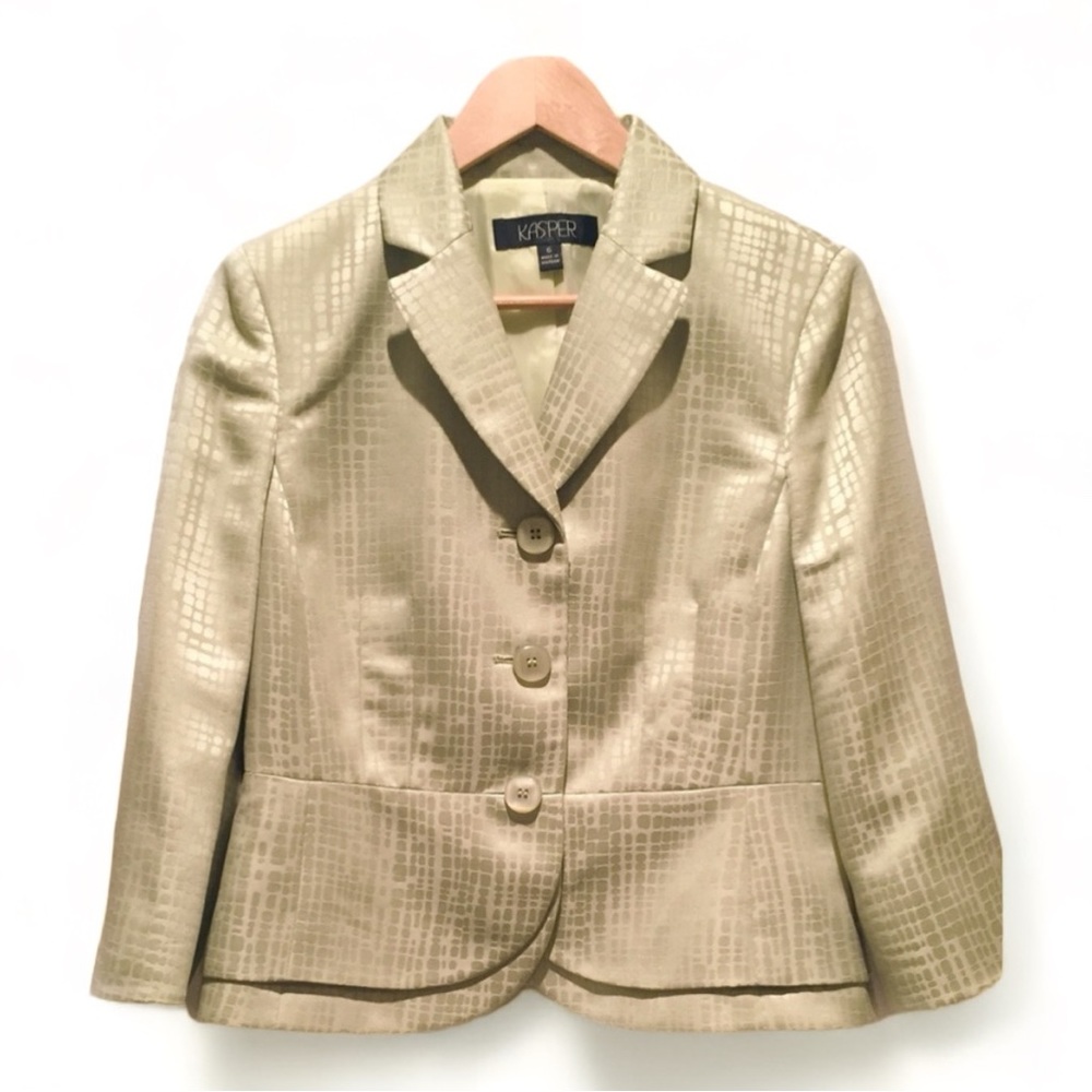 Kasper Crab Apple Green Skirt Suit